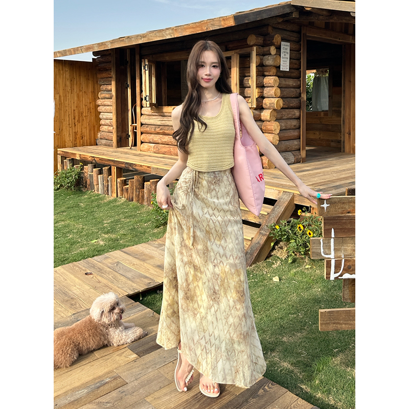 Summer Solid Knit Top and Chiffon Floral Skirt Two-Piece Set for Women - Image 2