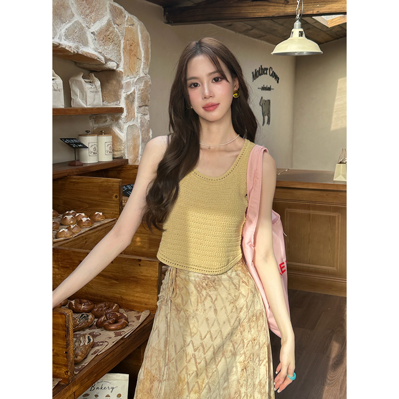 Summer Solid Knit Top and Chiffon Floral Skirt Two-Piece Set for Women - Image 3