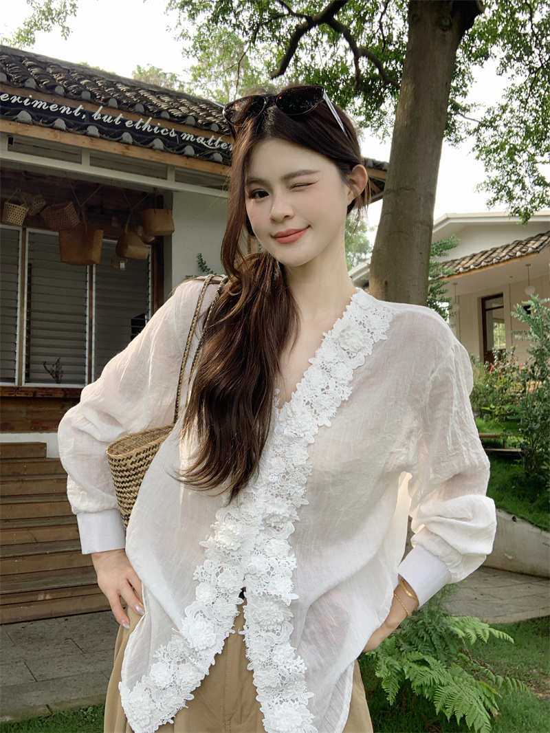 2026 Summer Lace Trim V-Neck Drop Shoulder Embroidered Sun Protection Shirt Top - Image 3