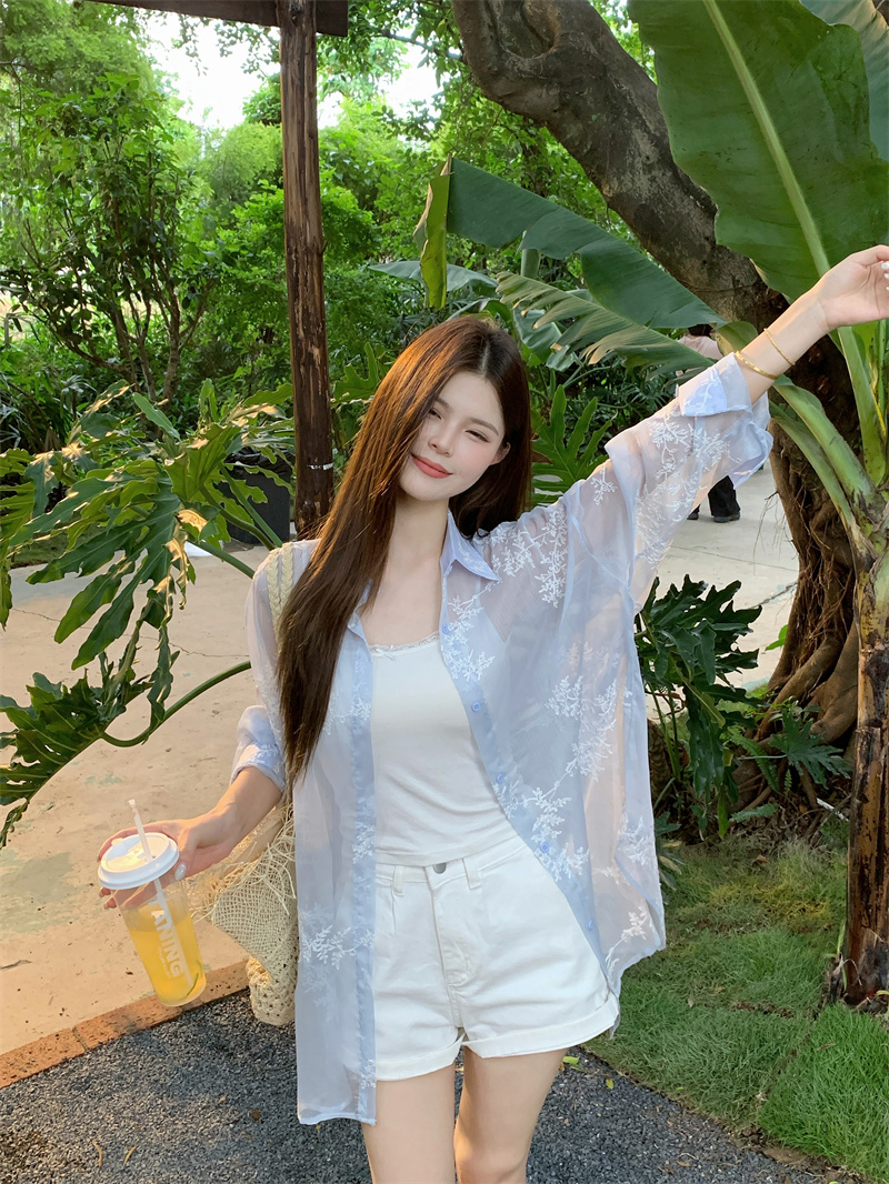 2026 Summer White Embroidered Jacquard Sun Protection Shirt Women Loose Fit - Style 5eaea4