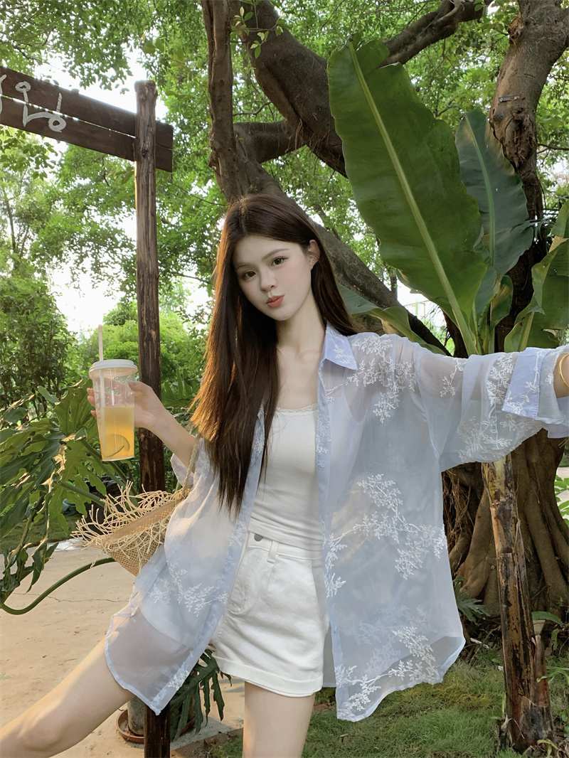 2026 Summer White Embroidered Jacquard Sun Protection Shirt Women Loose Fit - Style 5eaea4 - Image 2