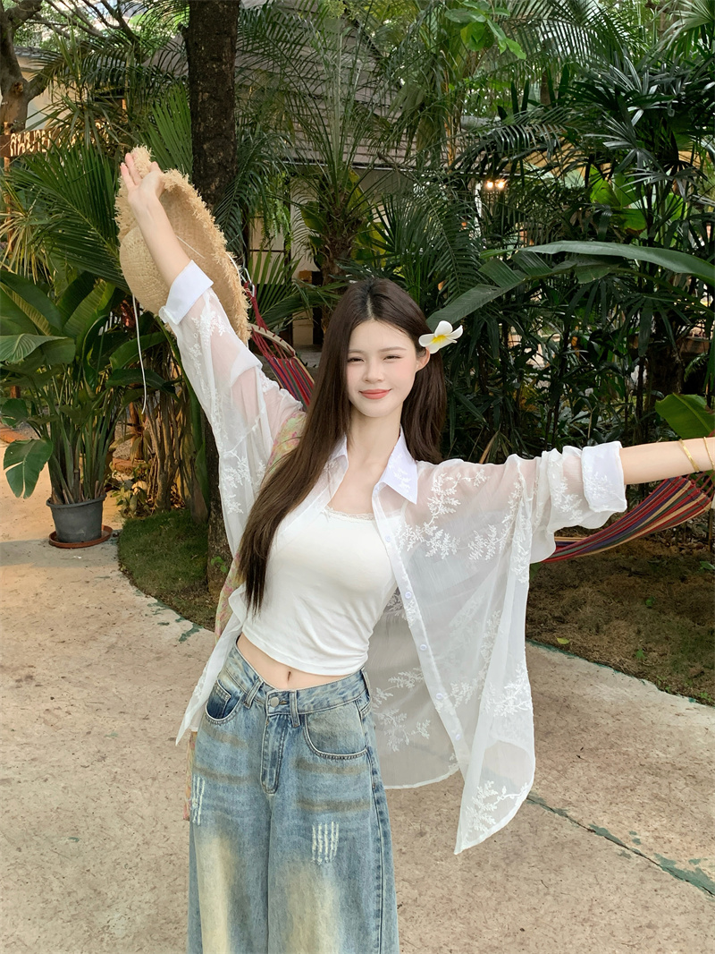 2026 Summer White Embroidered Jacquard Sun Protection Shirt Women Loose Fit - Style 5eaea4 - Image 3