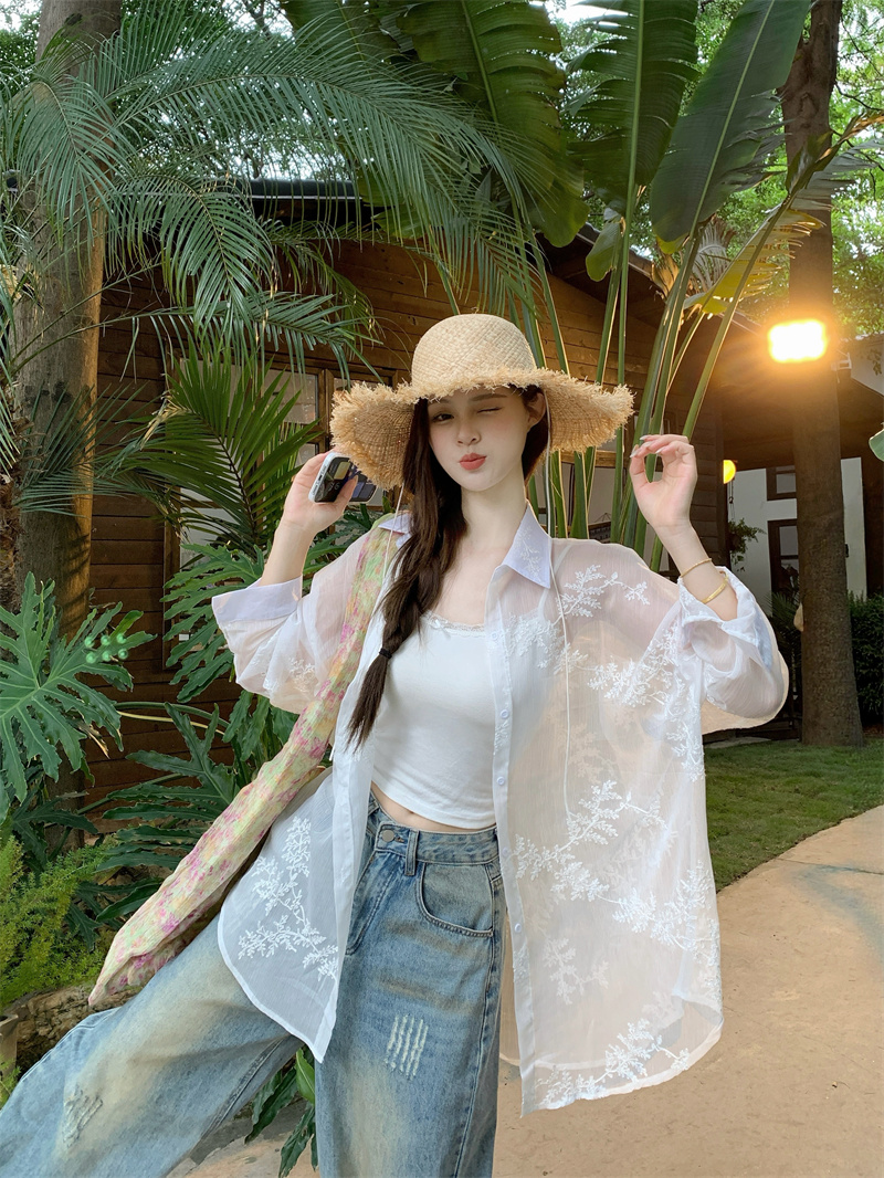 2026 Summer White Embroidered Jacquard Sun Protection Shirt Women Loose Fit - Style 5eaea4 - Image 4