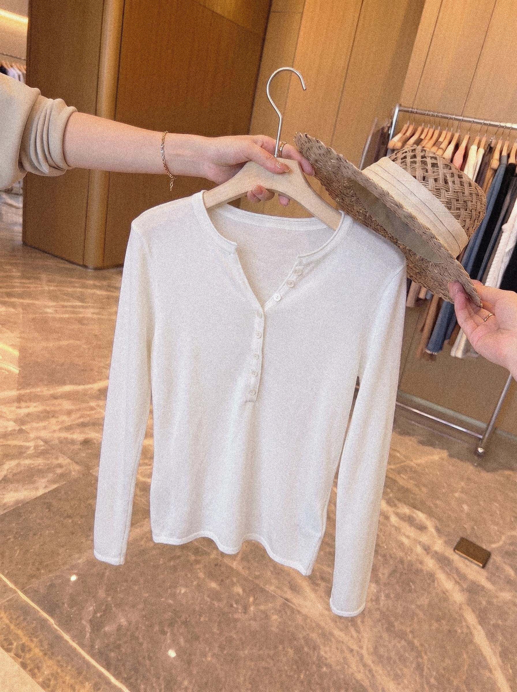 Women's V-Neck Long Sleeve Knit Top with Shell Buttons - Image 3