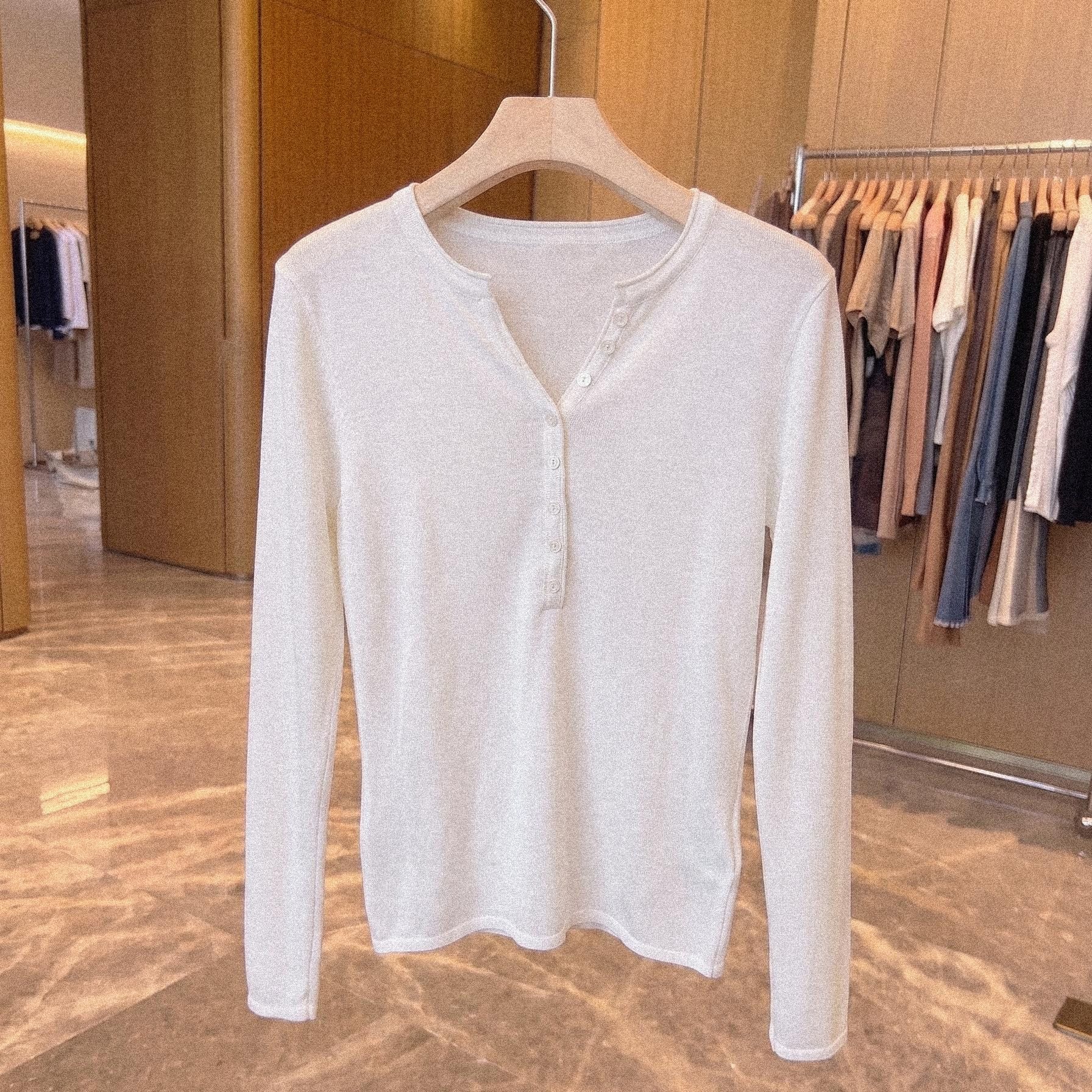 Women's V-Neck Long Sleeve Knit Top with Shell Buttons - Image 5