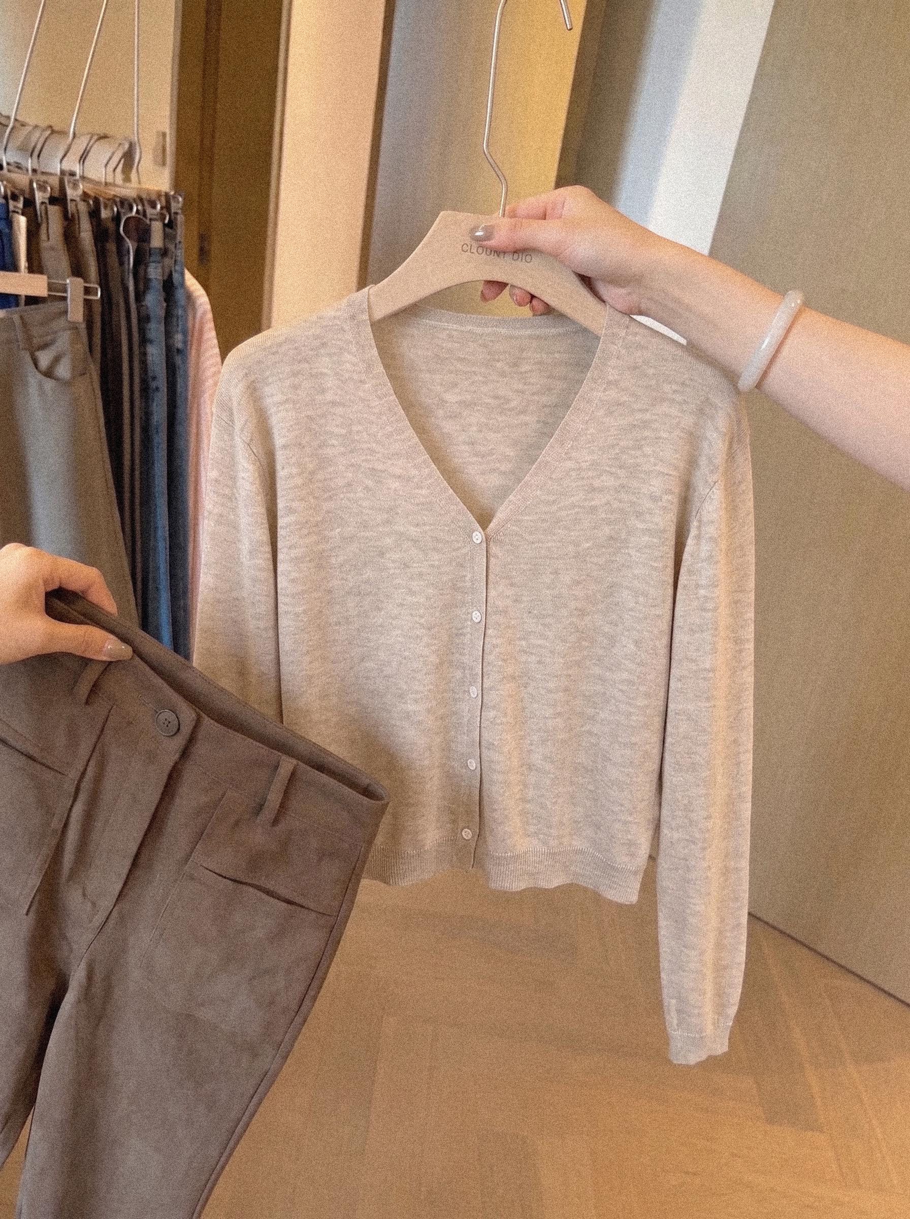 V-Neck Knit Cardigan Women's Early Autumn 2026 Thin Knit Sweater Top