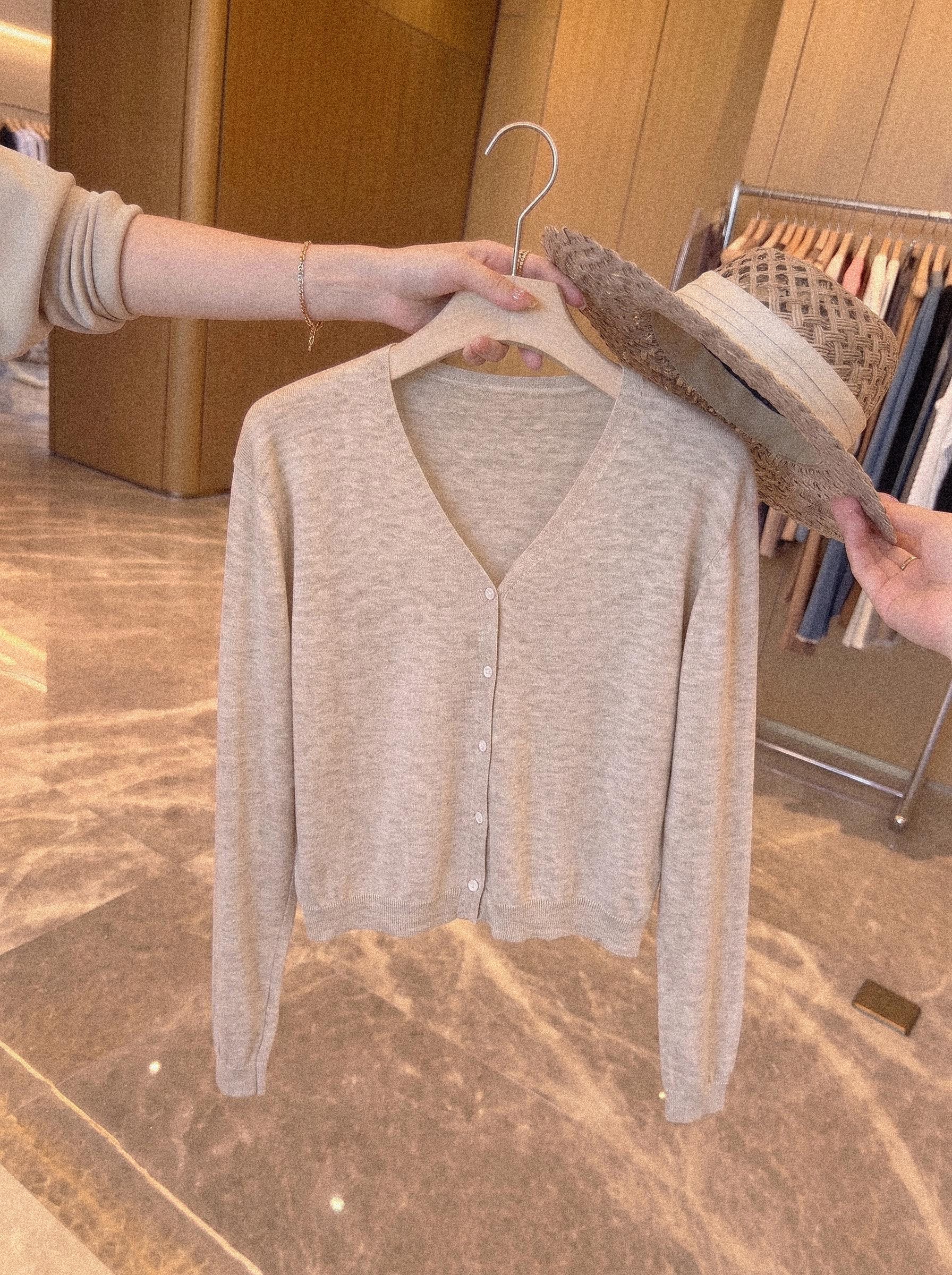 V-Neck Knit Cardigan Women's Early Autumn 2026 Thin Knit Sweater Top - Image 3