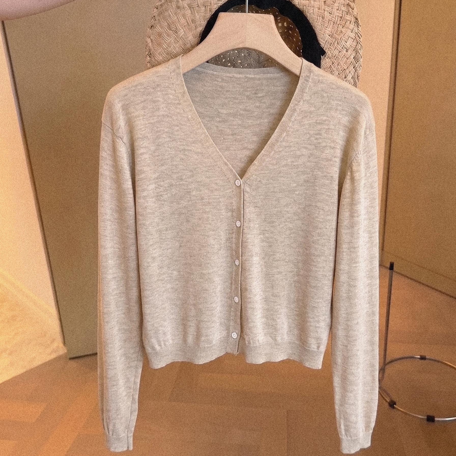 V-Neck Knit Cardigan Women's Early Autumn 2026 Thin Knit Sweater Top - Image 5