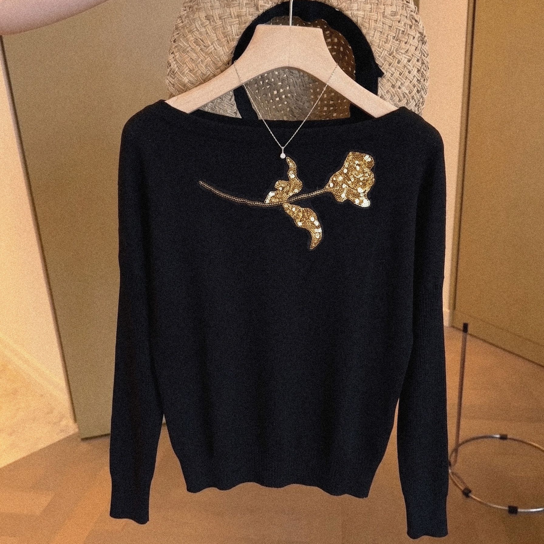 Women's Red Floral One-Shoulder Knit Top French Style Comfortable Base Layer - Image 5